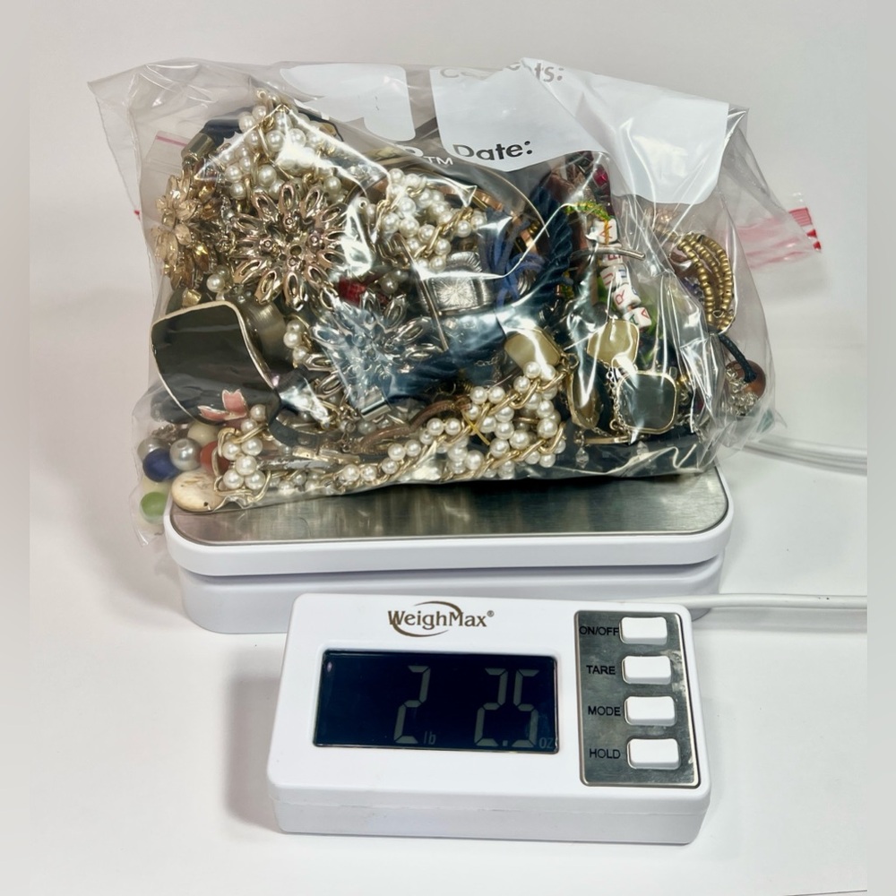 Huge 2+ LB Craft Jewelry Lot - Scrap Vintage to Modern Costume Tangled Broken - Picture 5 of 5
